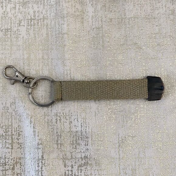 DOLCE & GABBANA Beige Canvas & Metal Keychain with Box & Paperwork. EUC! - Picture 3 of 11